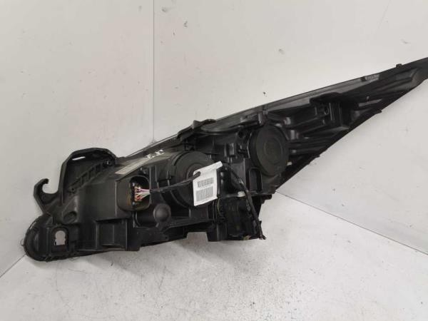 PHARE DROIT PEUGEOT - Vue 2